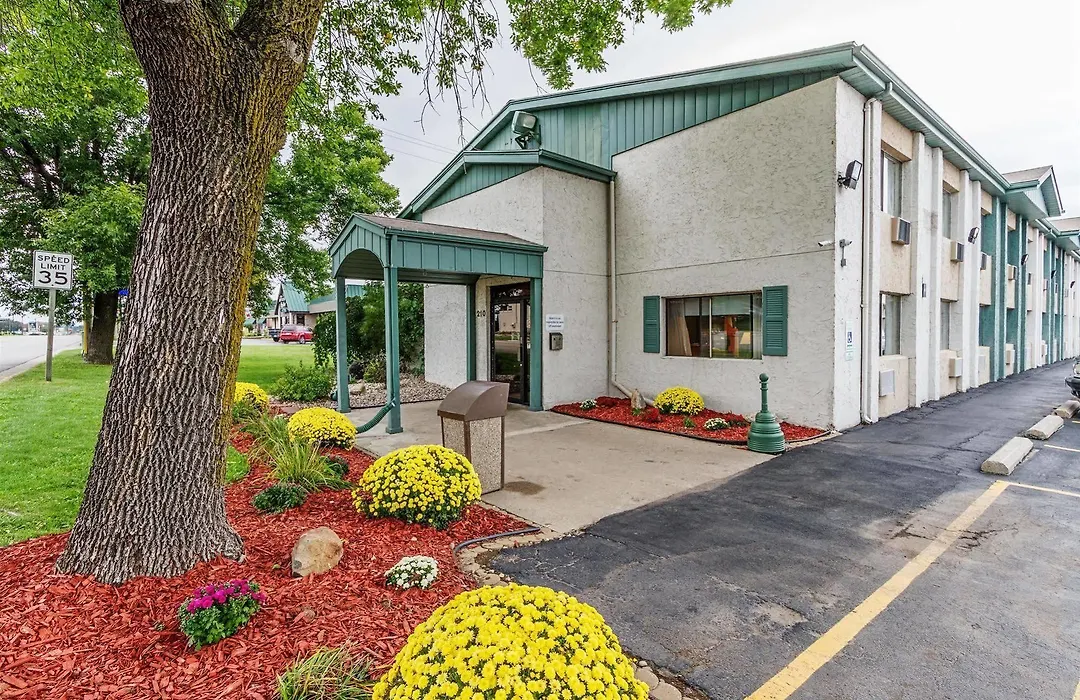 Rodeway Inn-1