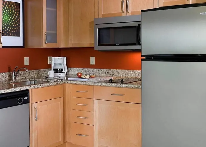 Golf hotel: Mainstay Suites Appleton Airport - Fox River Mall Area